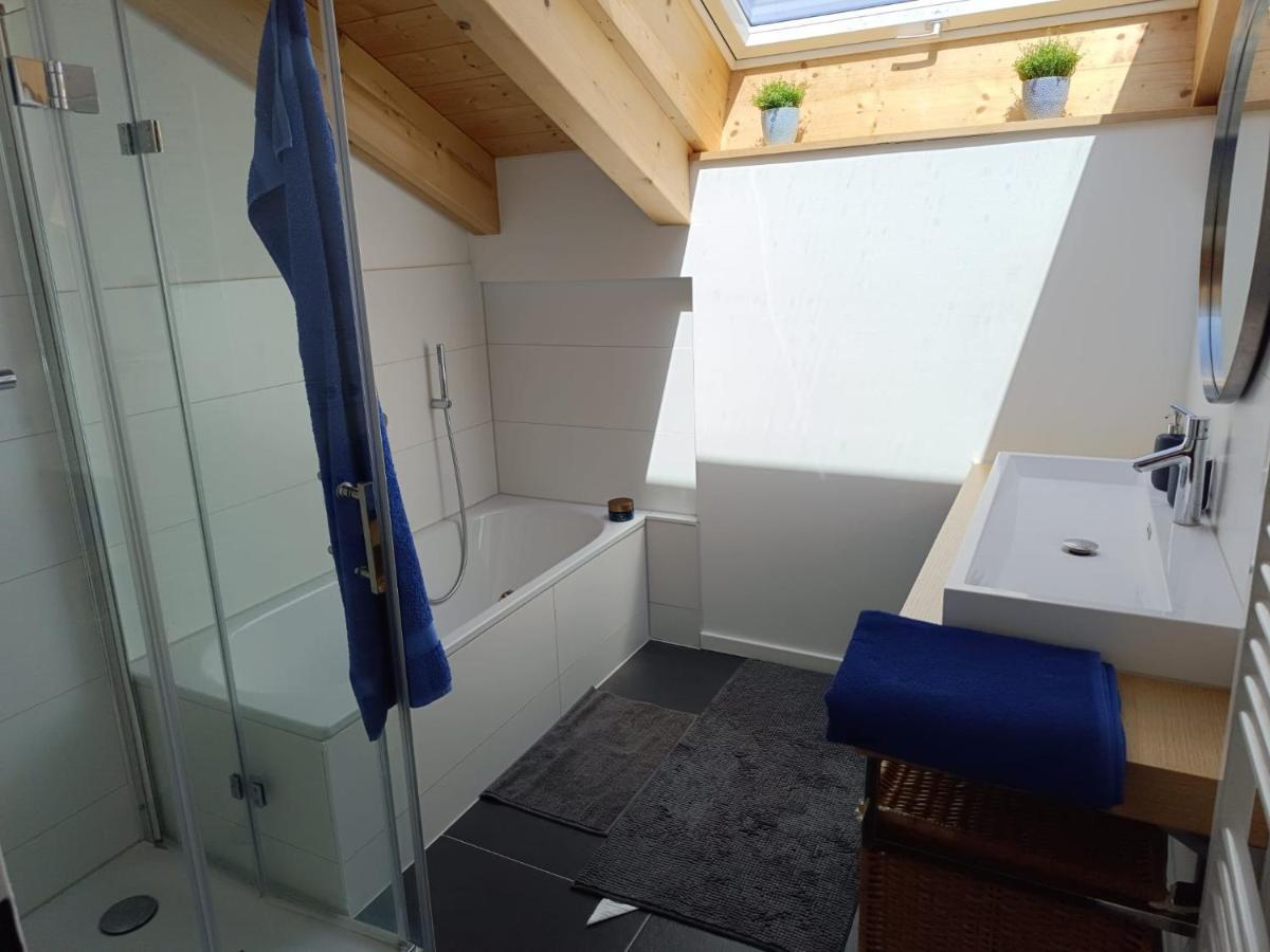 Apartment Unterm Dach Mit Kleinem Seeblick Münsing エクステリア 写真