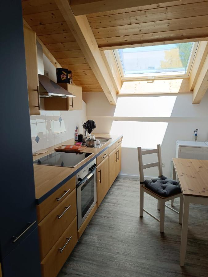 Apartment Unterm Dach Mit Kleinem Seeblick Münsing エクステリア 写真